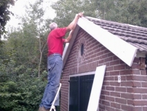 Onderhoud aan de lijkhuisjes in 2013