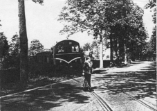 De oversteek van de majoor van Swietenlaan, tram komende vanuit de richting Wilhelminaoord.