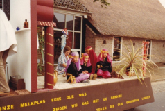 Roel Herder (gedeeltelijk), Trijntje Wiegman-Jubbega, Gieneke Wiegman, Christine Herder, Nardie Hofman, Voka WiegmanBron: H. Hartsuiker