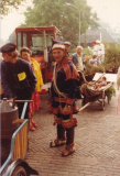 Jannes Ipema in de traditionele kleding van de Samisch, bevolking in Noord Scandinavië
