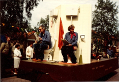 Roel Herder (l), Trijntje Wiegman (r) - Bio gas vergaren - energie besparen