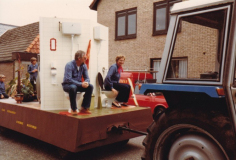 Achterop: Voka Wiegman, Gieneke Wiegman . Voorop: Roel Helder,  Trijntje Wiegman