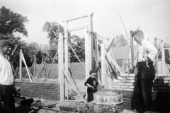 Eerste steen door Robert Koopmans, 1947