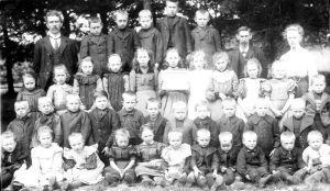 Vledder - OLS, waarschijnlijk 1905 (groep 1 of 2)